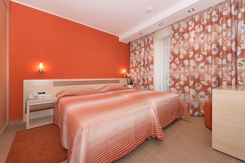 Maistra Select Belvedere Resort Vrsar Bagian luar foto