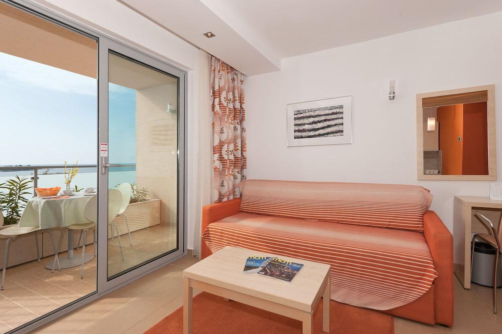 Maistra Select Belvedere Resort Vrsar Bagian luar foto