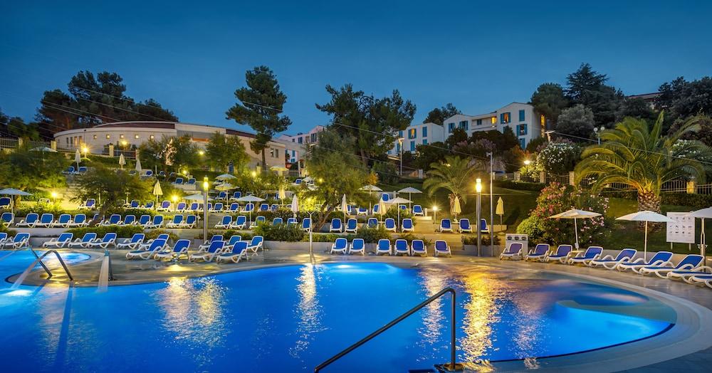 Maistra Select Belvedere Resort Vrsar Bagian luar foto