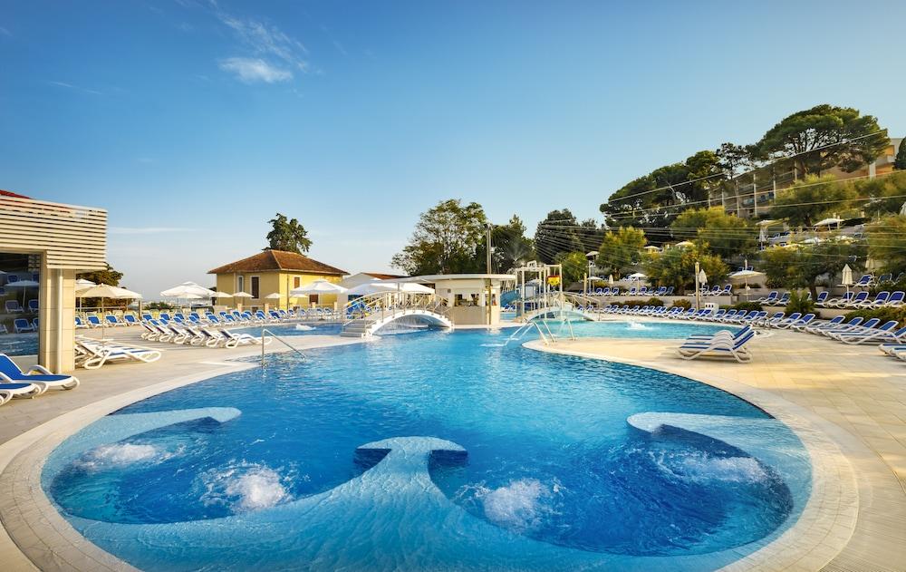 Maistra Select Belvedere Resort Vrsar Bagian luar foto