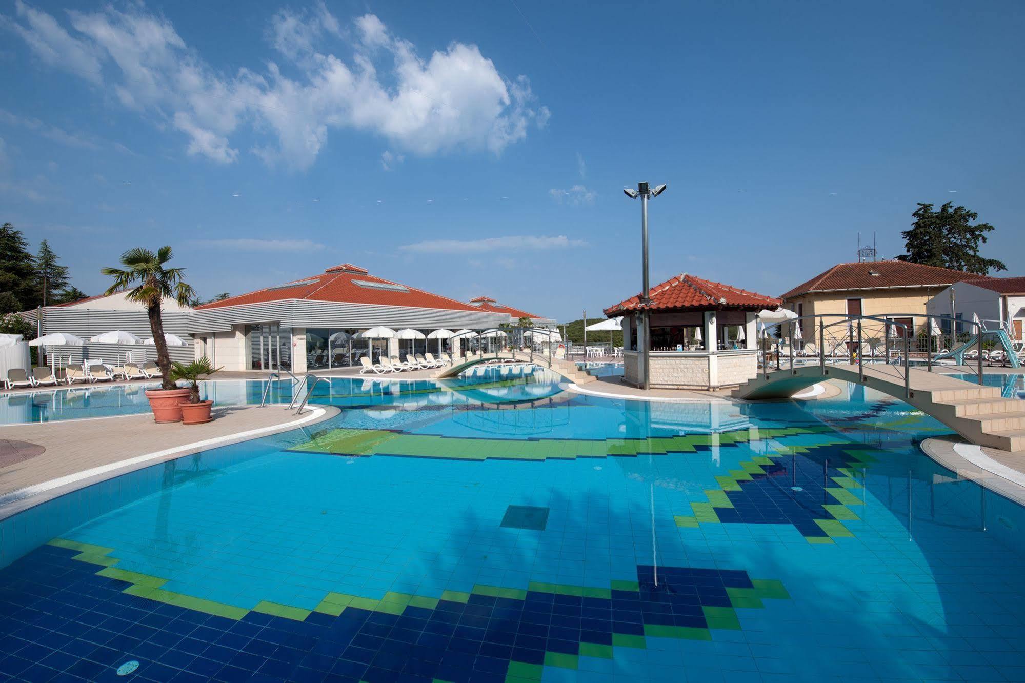 Maistra Select Belvedere Resort Vrsar Bagian luar foto