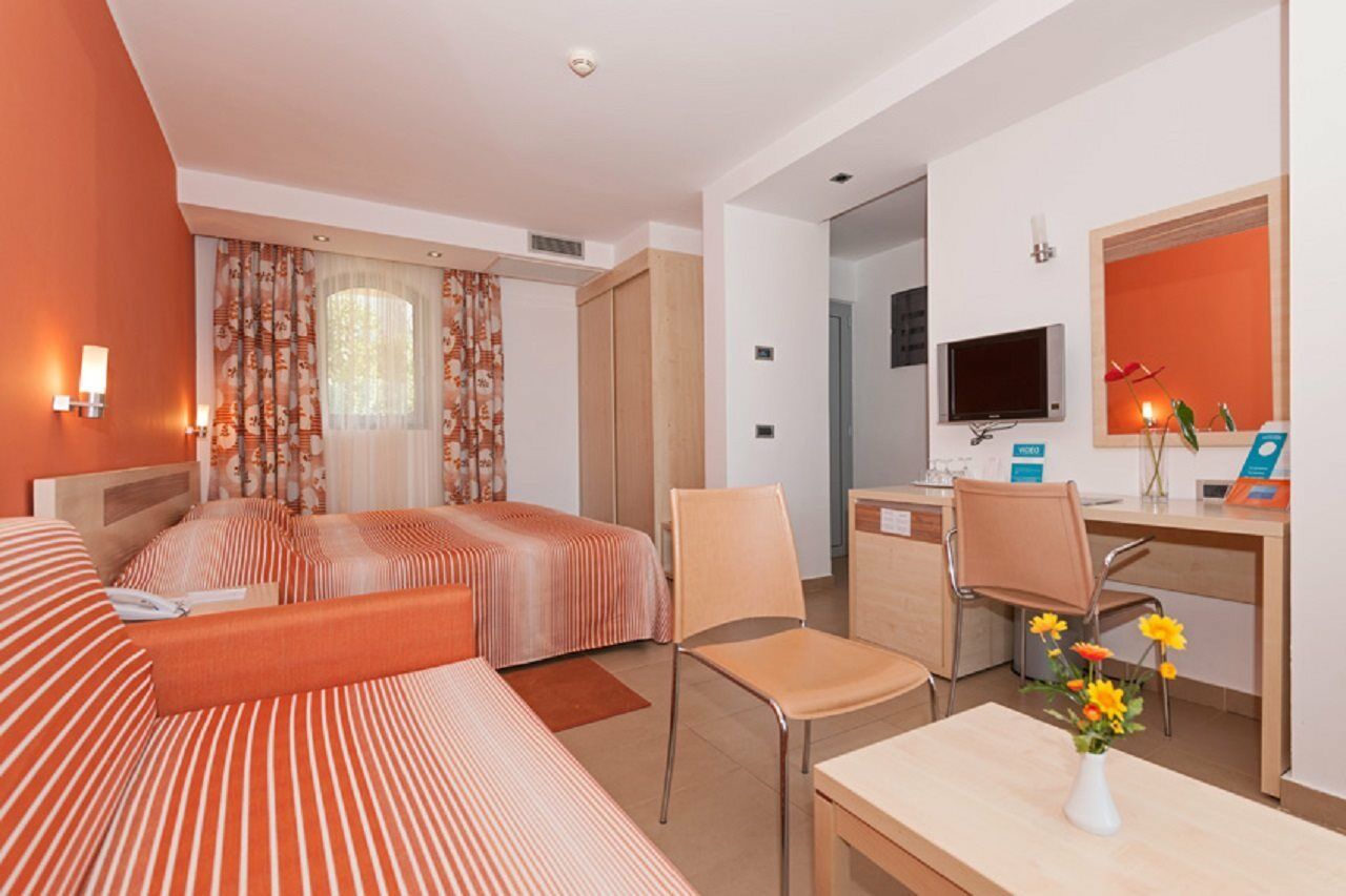 Maistra Select Belvedere Resort Vrsar Bagian luar foto