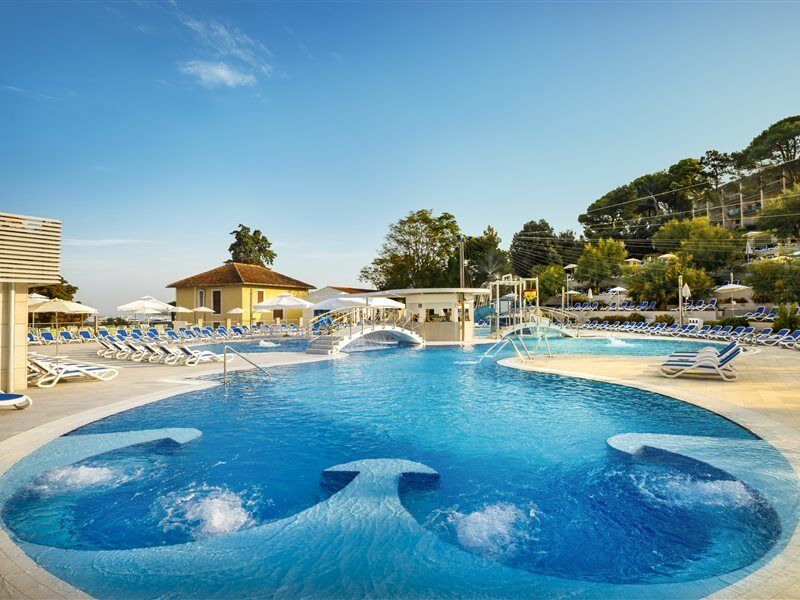 Maistra Select Belvedere Resort Vrsar Bagian luar foto