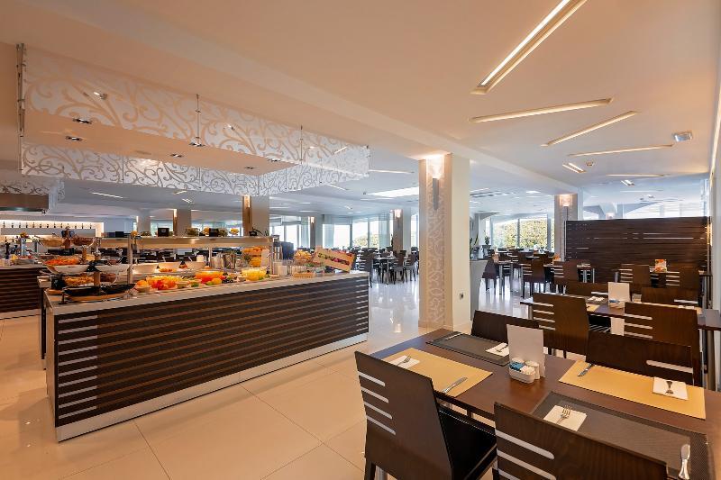 Maistra Select Belvedere Resort Vrsar Bagian luar foto
